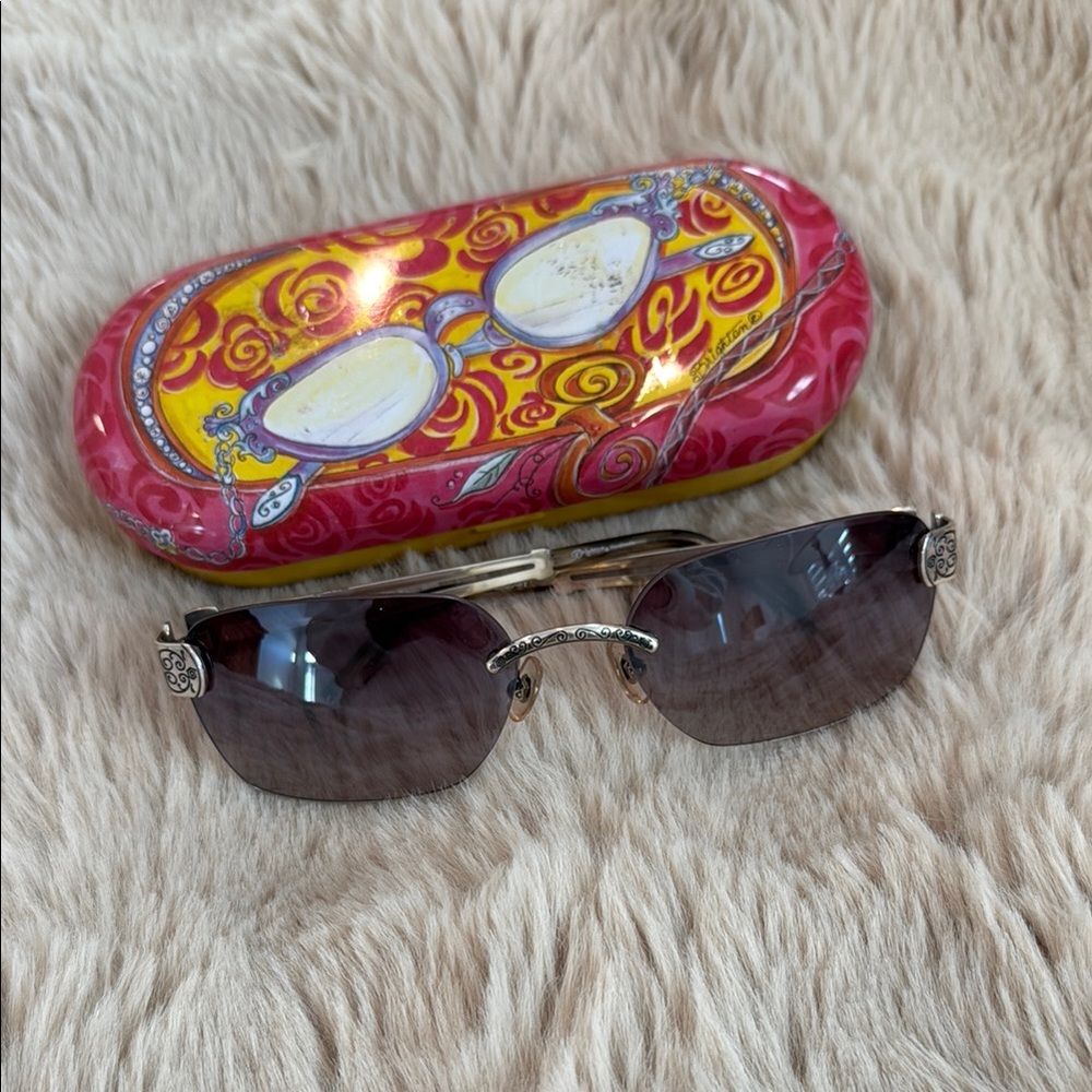 VINTAGE Brighton Sunglasses W/SILVER DECORATIVE FEAMES.  Grey lenses